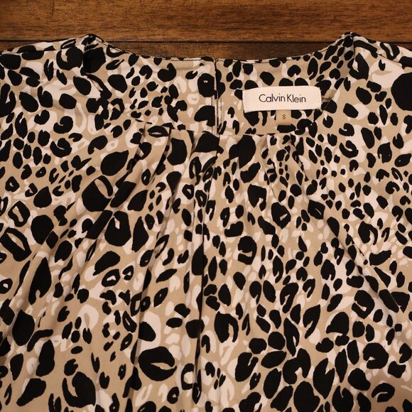 Calvin Klein Corporate Shell - Picture 6 of 8